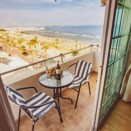 Beach Haven Larnaca Exterior photo